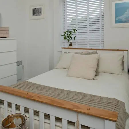 Fantastic 2 Bedroom City Center Apartment * Бристоль