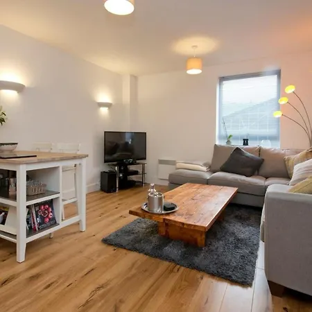 Fantastic 2 Bedroom City Center Apartment * بريستول