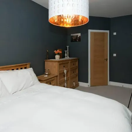 Fantastic 2 Bedroom City Center Apartment *